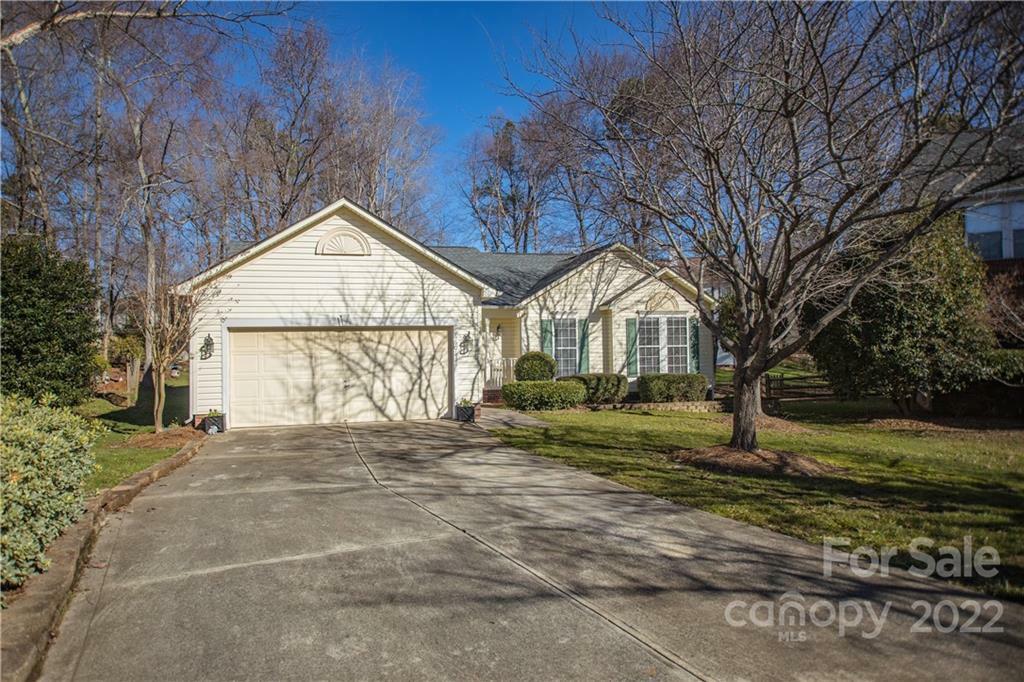 Property Photo:  6601 Cragland Court  NC 28269 