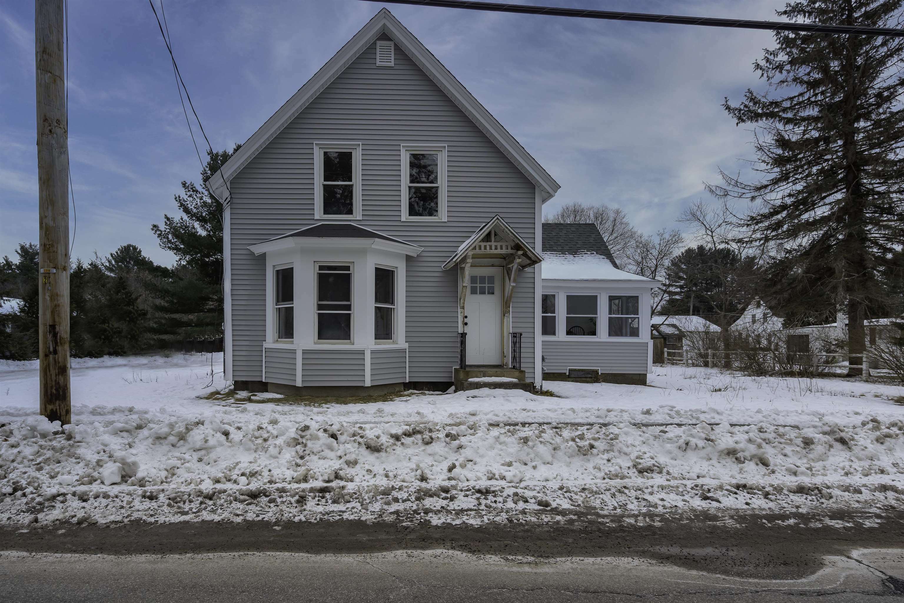 Property Photo:  52 Pembroke Road  NH 03301 