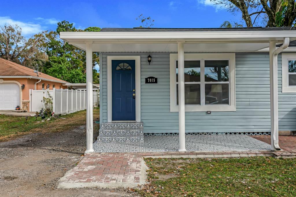 Property Photo:  7015 N Dakota Avenue  FL 33604 