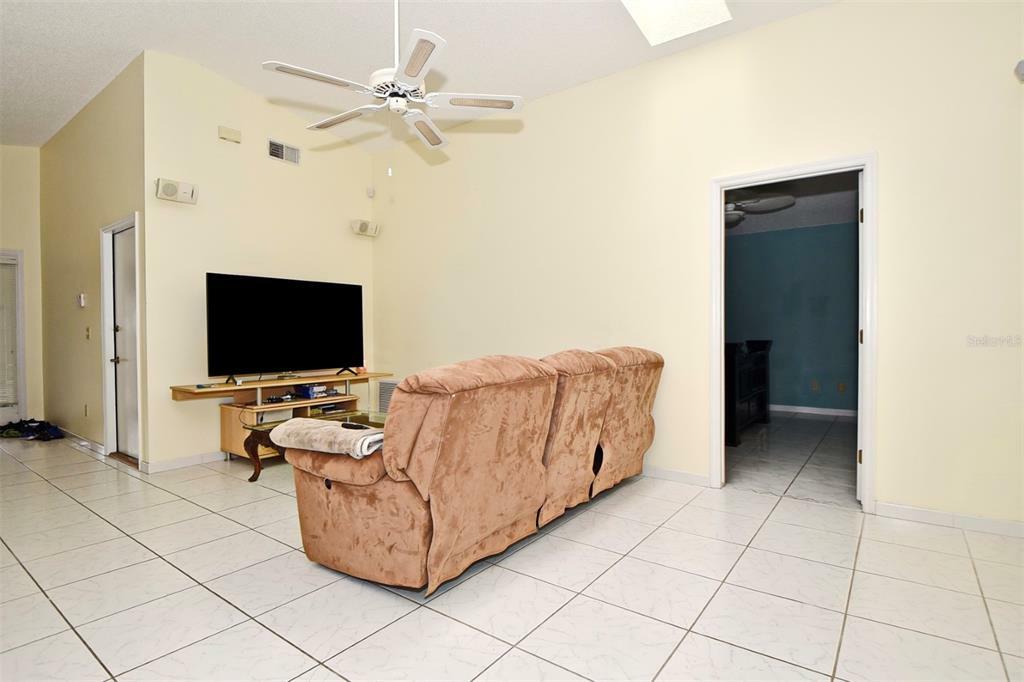 Property Photo:  2619 Heron Landing Ct  FL 32837 