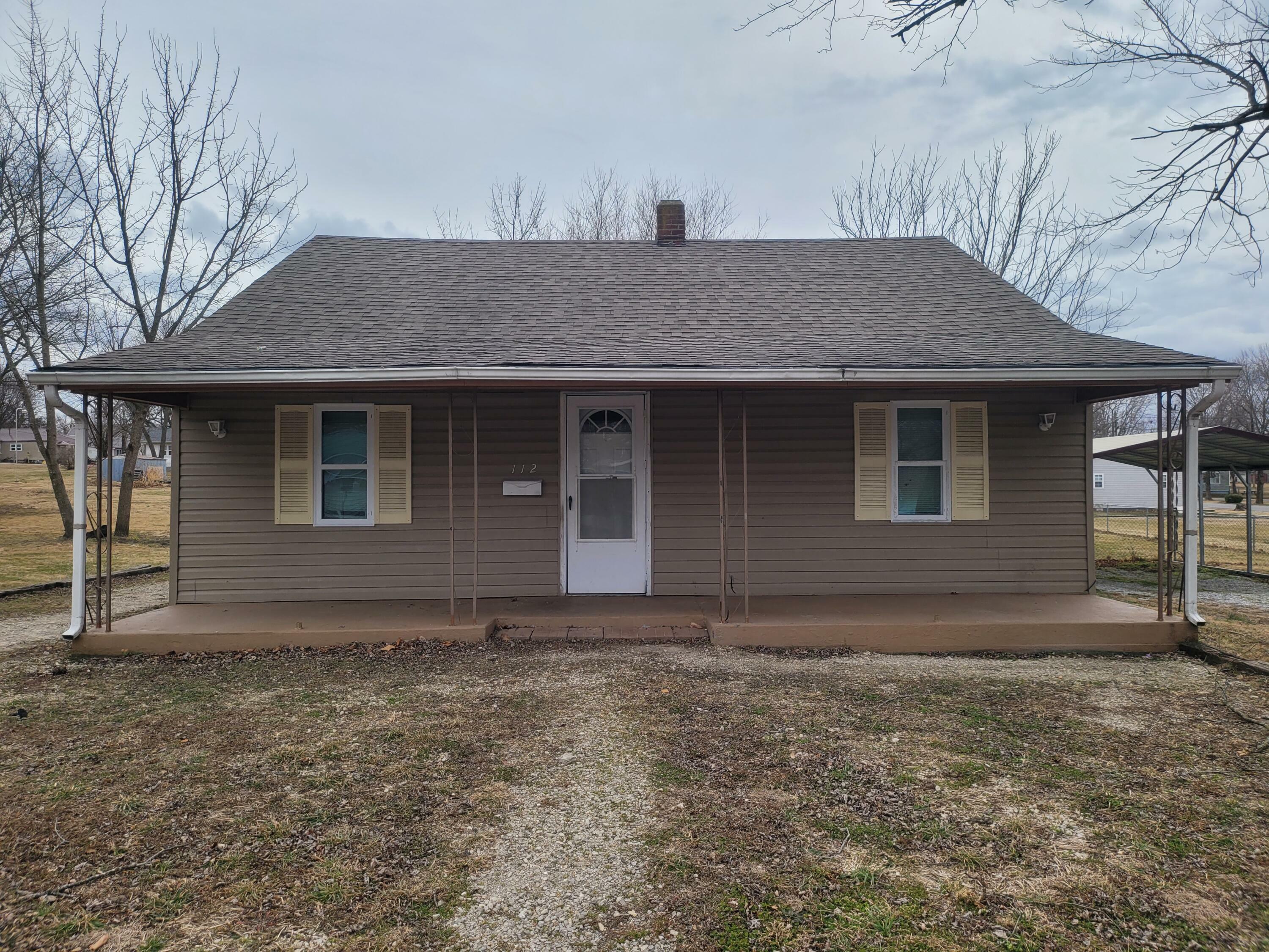 112 E Springfield Street  Aurora MO 65605 photo