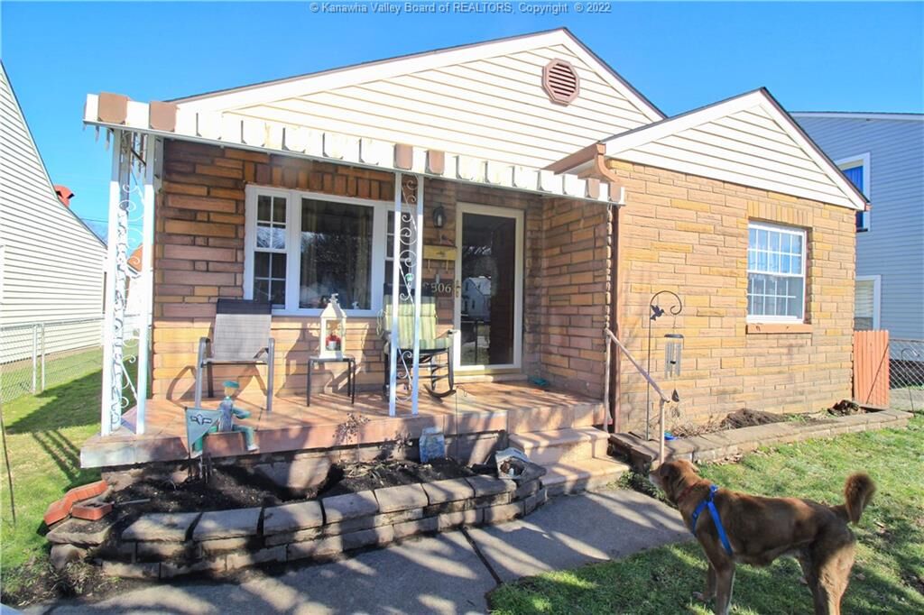 Property Photo:  2806 Washington Avenue  WV 25177 