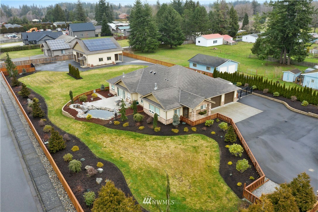 Property Photo:  1130 W Axton Place  WA 98248 