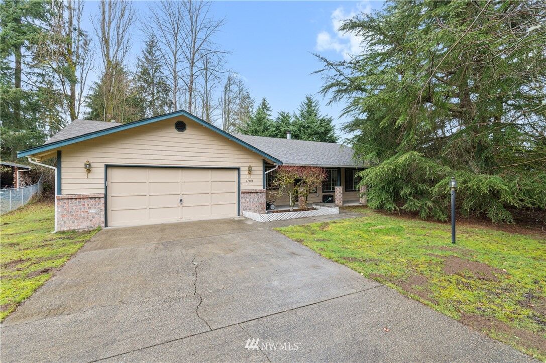 Property Photo: 13606 112th Avenue Ct E WA 98374