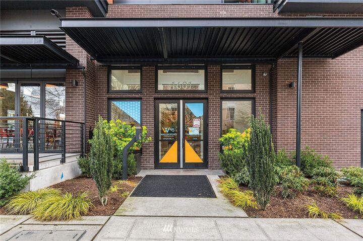 Property Photo: 1601 N 45th Street 308 WA 98103