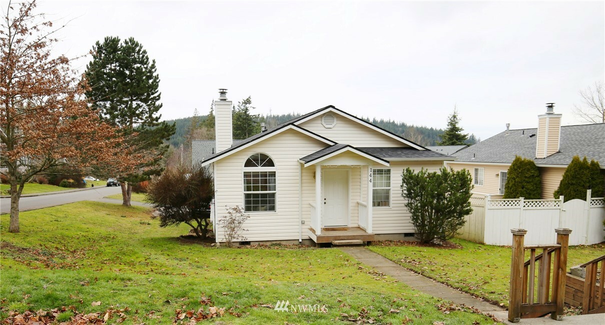 Property Photo:  144 S 44th Street  WA 98229 