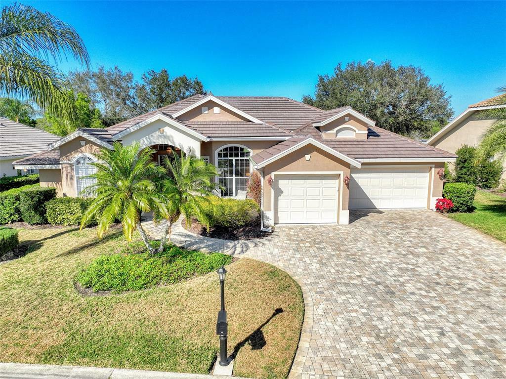 Property Photo:  13724 Lake Point Court  FL 33953 