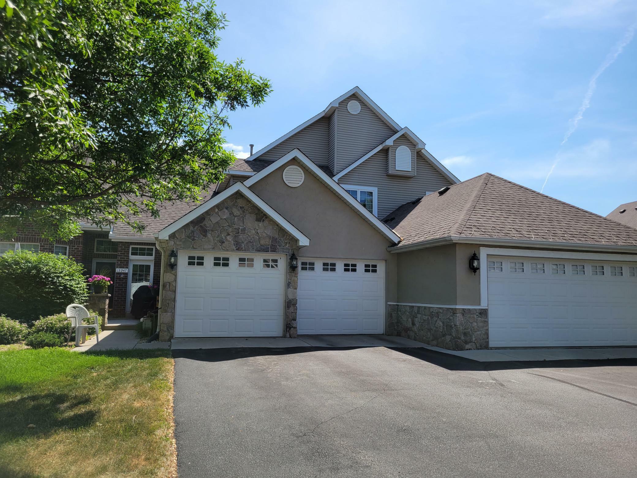 Property Photo:  13947 Shoreside Court  MN 55378 