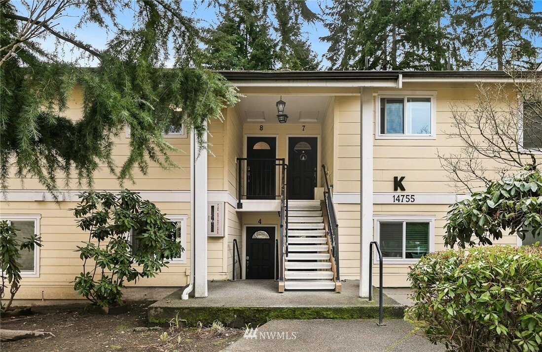 Property Photo:  14755 NE 50th Place K-8  WA 98007 