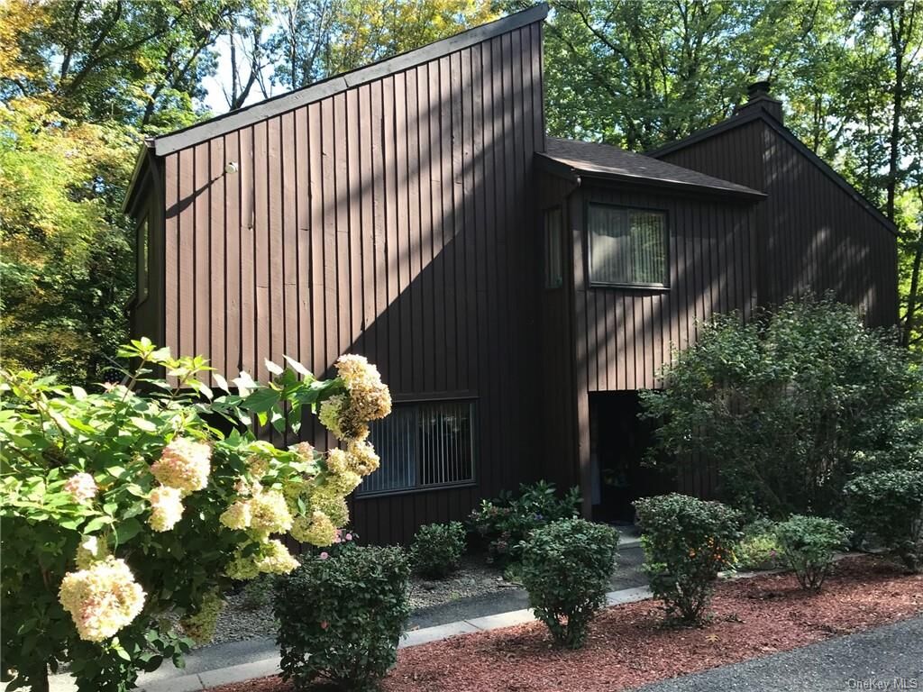 Property Photo:  3 Terra Court  NY 10930 