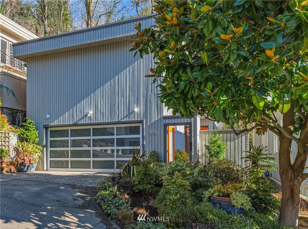 Property Photo: 308 35th Avenue WA 98122