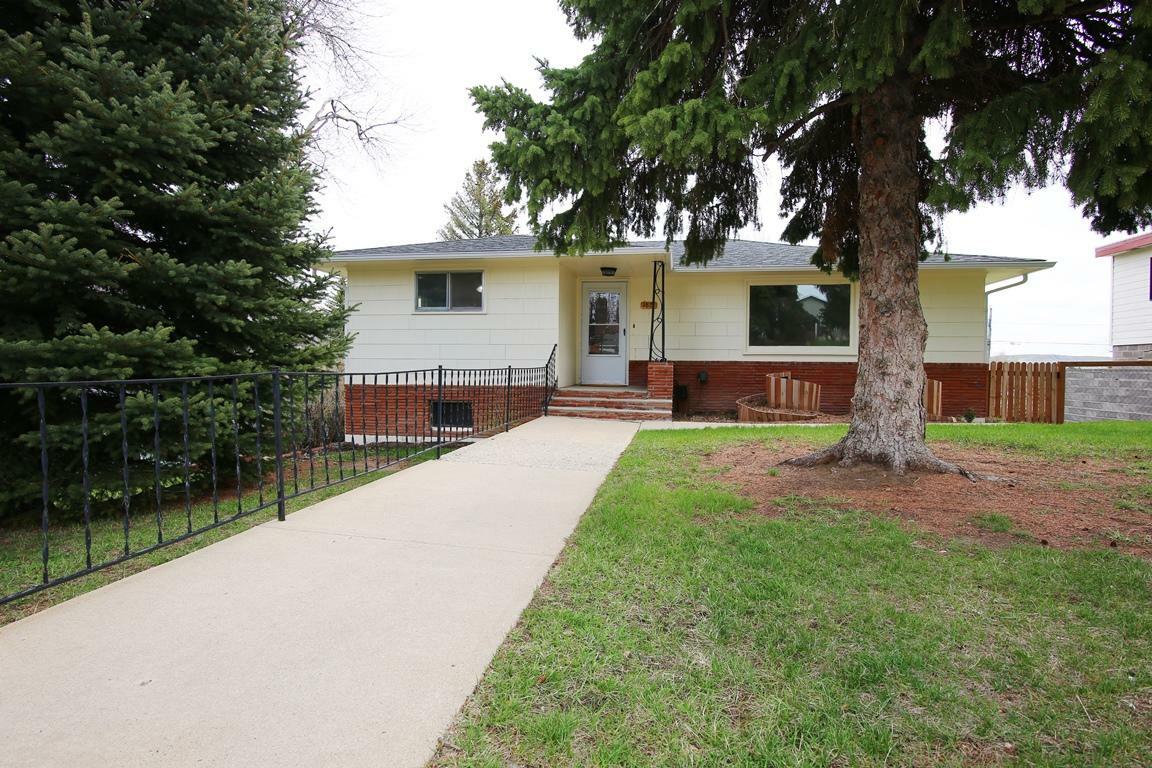 Property Photo:  1821 Warren Avenue  WY 82801 