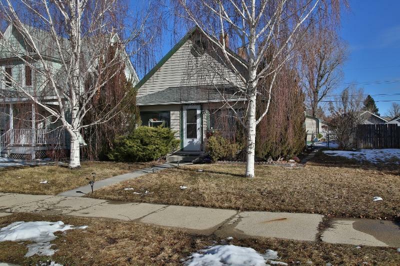 Property Photo:  727 Emerson Street  WY 82801 