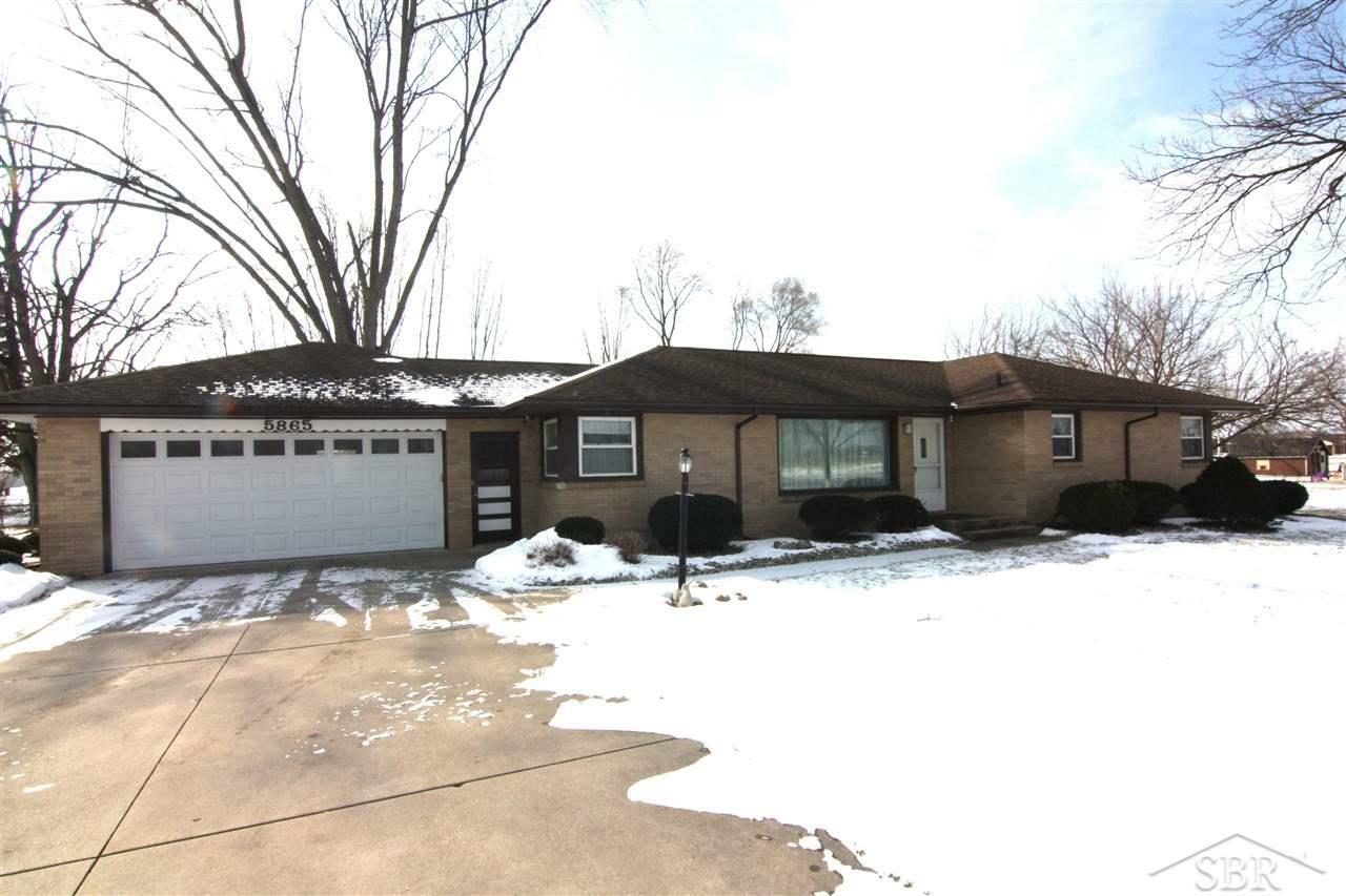 Property Photo:  5865 Shattuck  MI 48603 