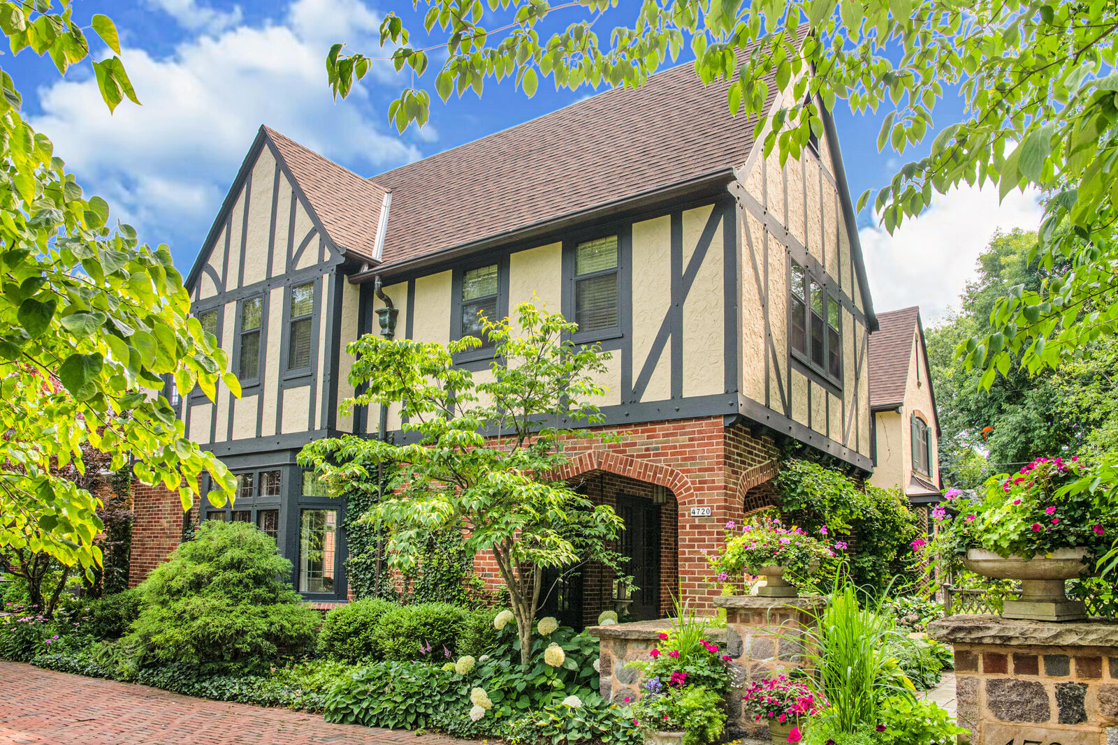 Property Photo: 4720 N Cramer St WI 53211
