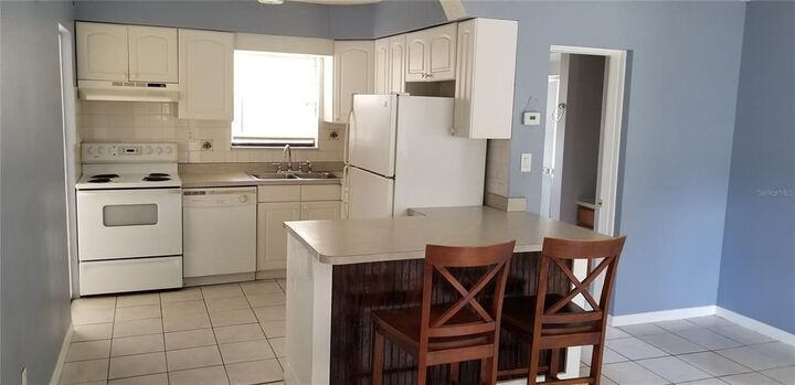 Property Photo:  10109 Sunset Court  FL 33534 