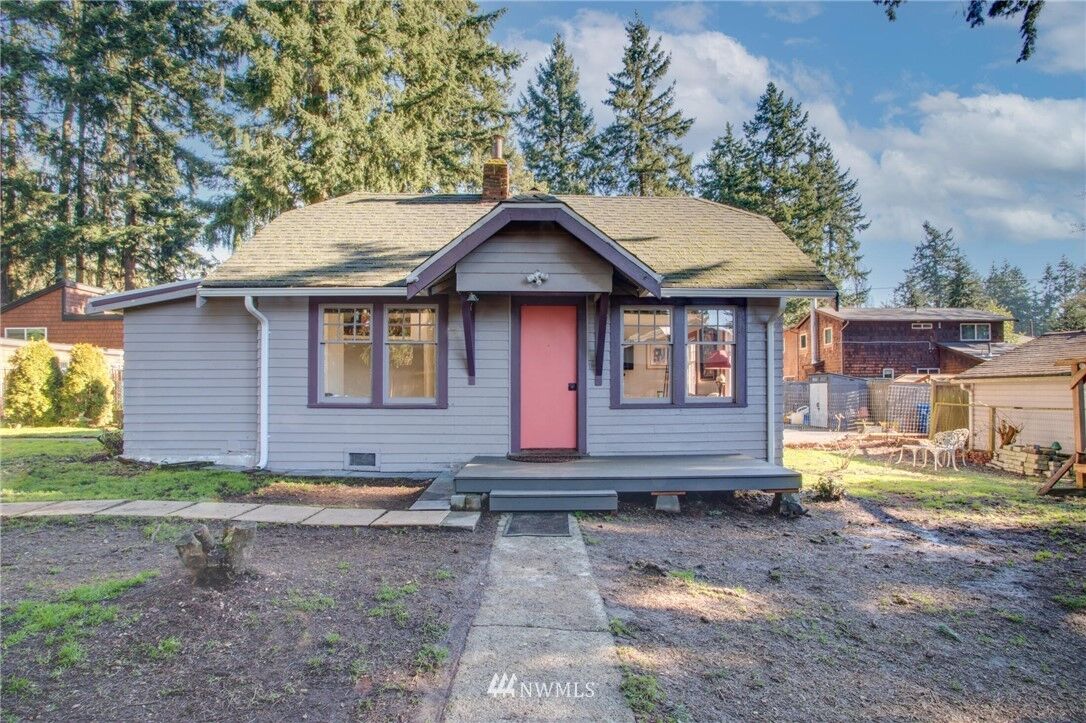 Property Photo: 554 1/2 N 137th Street WA 98133