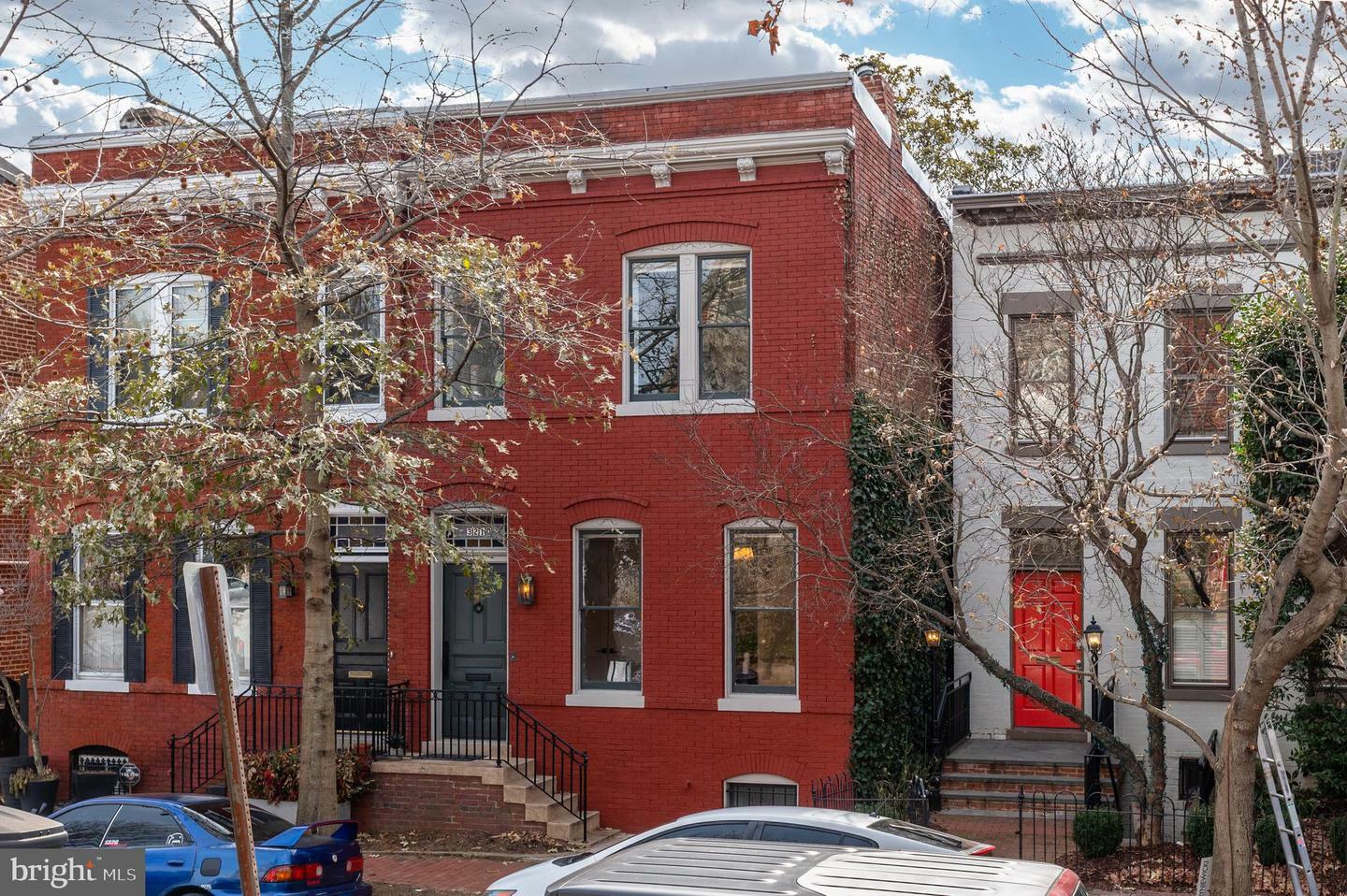 Property Photo:  3210 Volta Place NW  DC 20007 