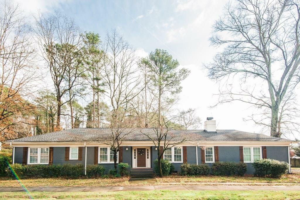 Property Photo:  915 Walnut Avenue  GA 30720 