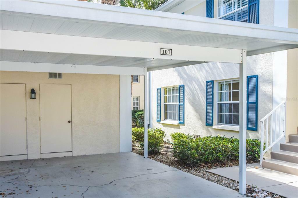 Property Photo:  819 Montrose Drive 101  FL 34293 