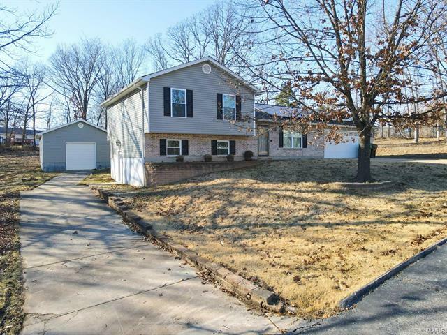 Property Photo: 9381 Oak Leaf Trail 63050