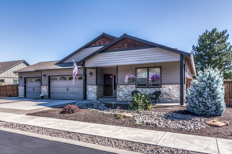 Property Photo: 61542 Baptist Way OR 97702