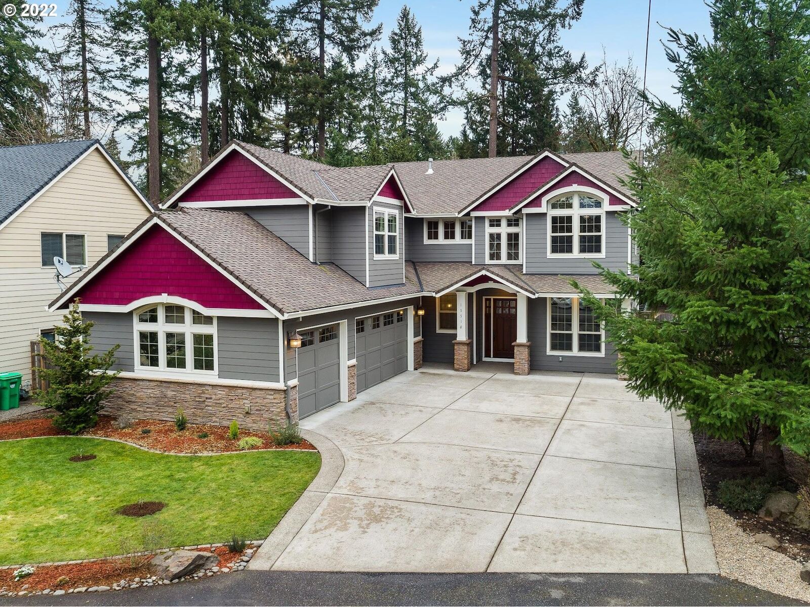 Property Photo:  15518 SE River Forest Dr  OR 97267 