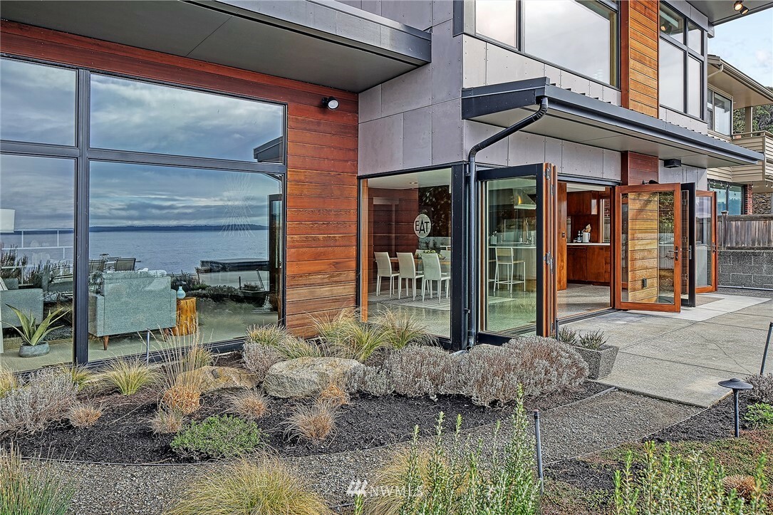 Property Photo:  11201 Arroyo Beach Place SW  WA 98146 