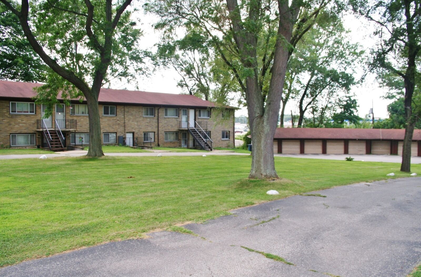 Property Photo:  318 Maple Drive 15  IL 60450 