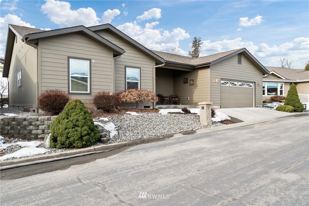 Property Photo:  1841 Heritage Drive  WA 98801 