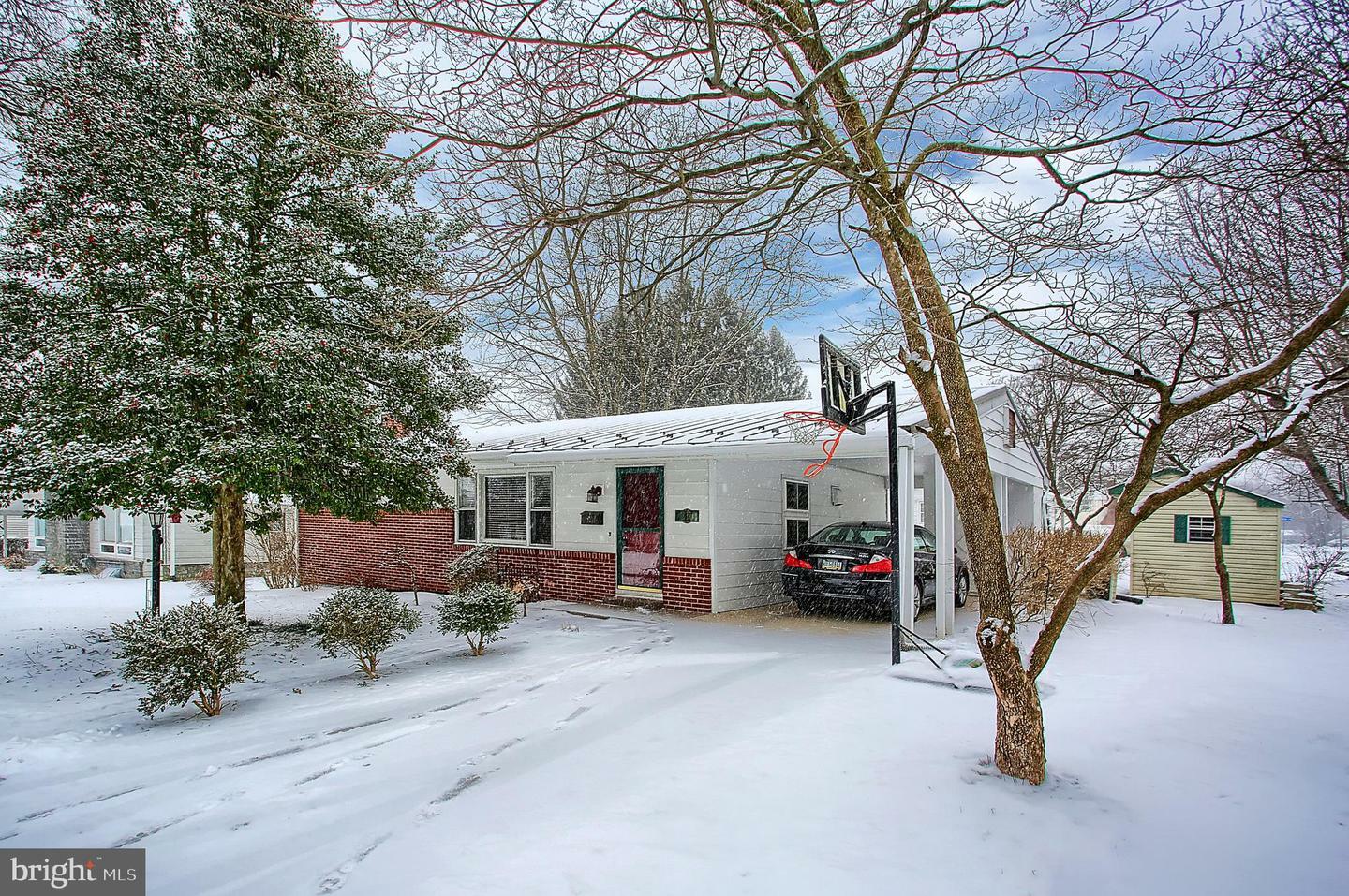 Property Photo: 210 Wood Street PA 17011