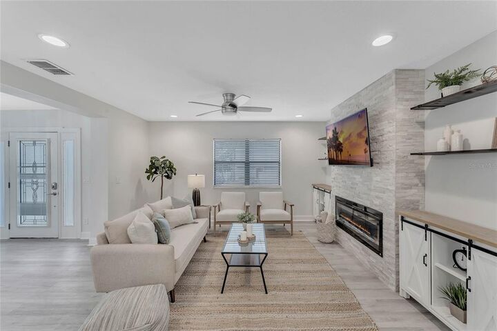 Property Photo:  991 W Montrose Street  FL 34711 