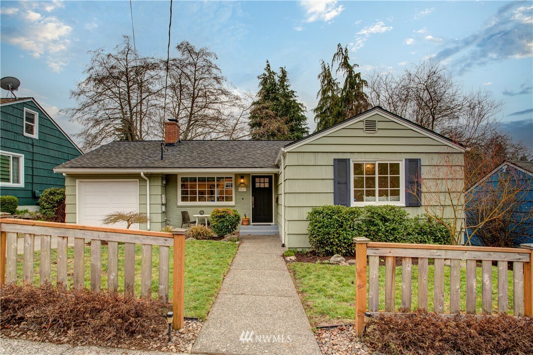 Property Photo:  3527 SW Elmgrove Street  WA 98126 