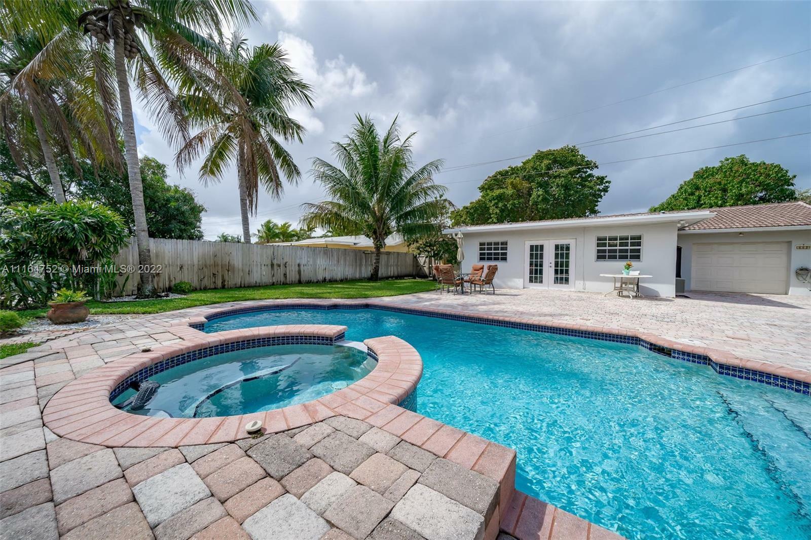 Property Photo:  2219 N 35th Ave  FL 33021 