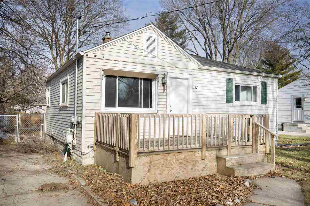 Property Photo:  1301 E Ashman St  MI 48642 