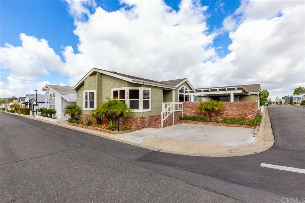 Property Photo: 23301 Ridge Route Drive 30 CA 92653