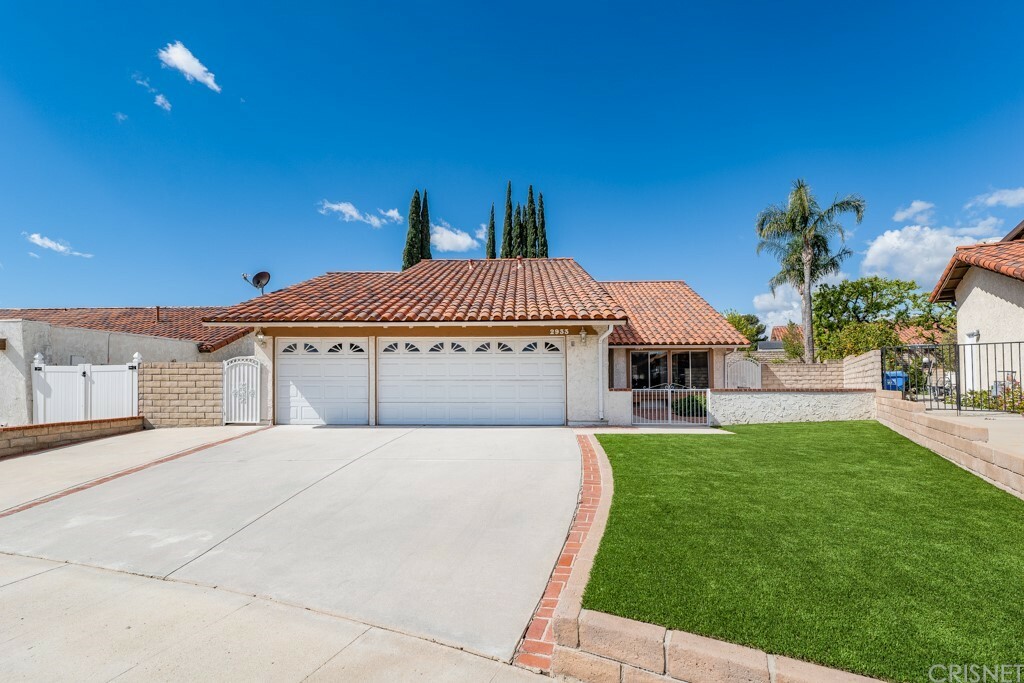 Property Photo:  2933 Topaz Avenue  CA 93063 