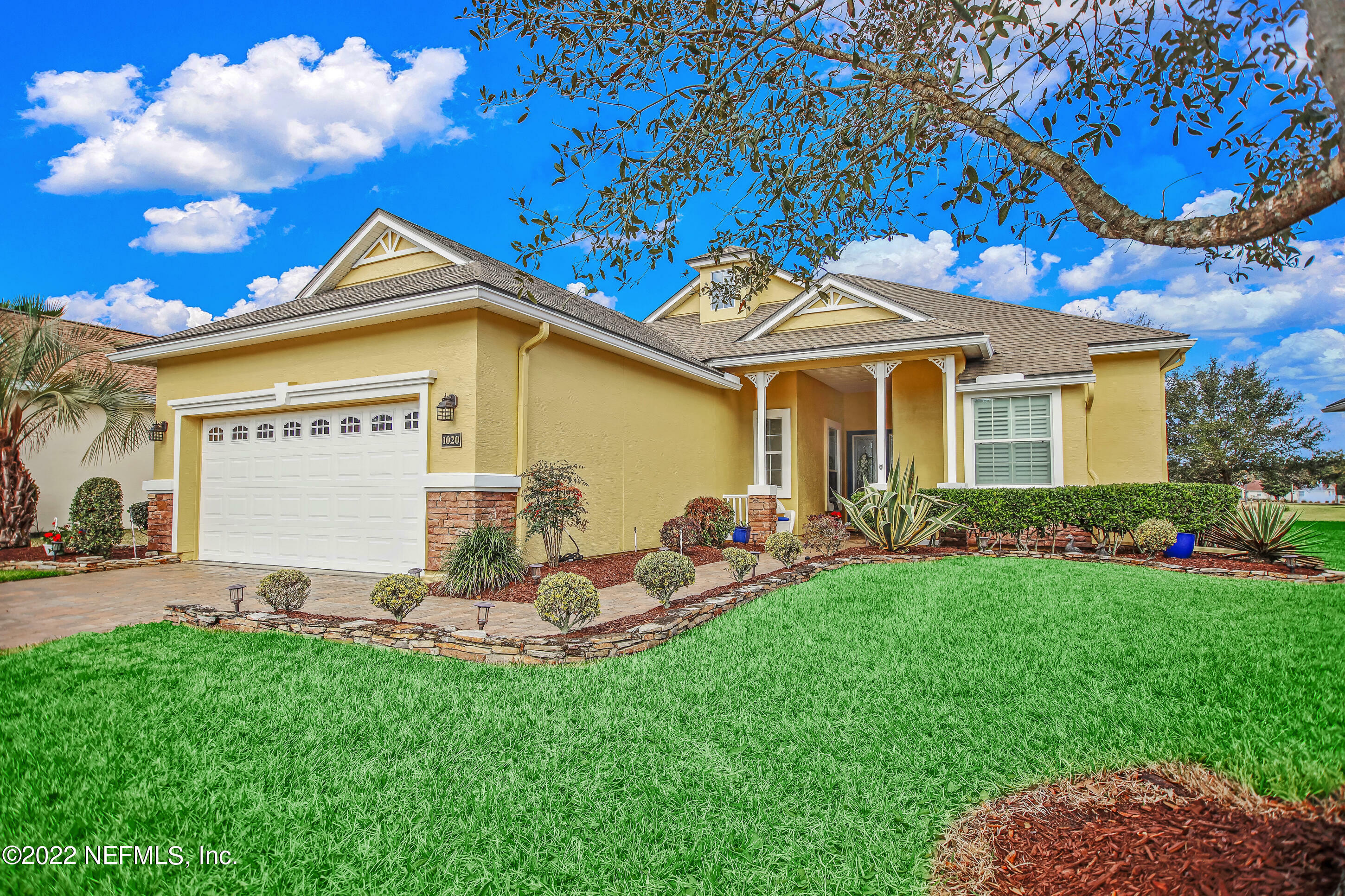 Property Photo:  1020 Inverness Drive  FL 32092 