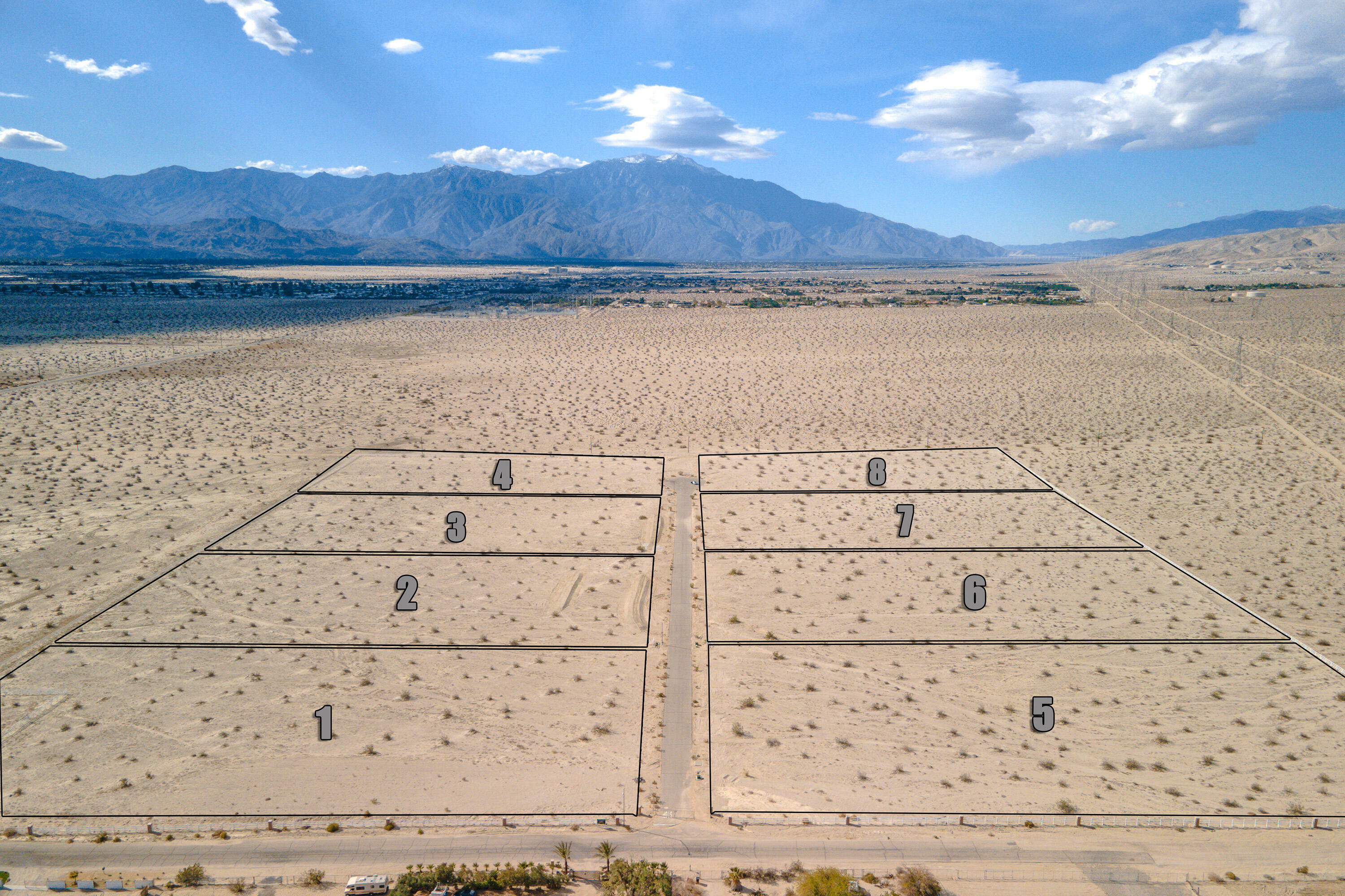 Property Photo: 4 Hidden Springs Ct CA 92276