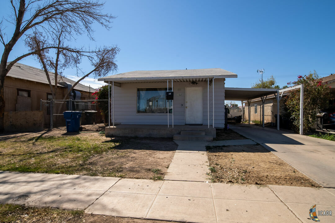 Property Photo: 164 E St CA 92227