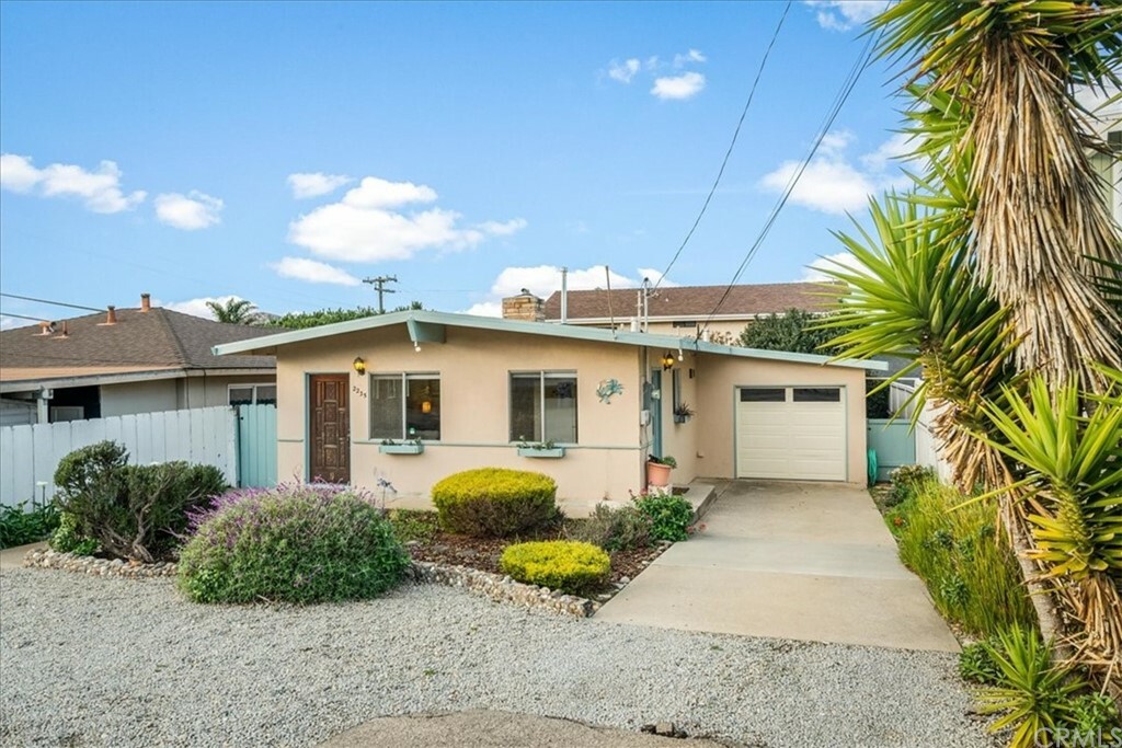 Property Photo:  2235 Hemlock Avenue  CA 93442 