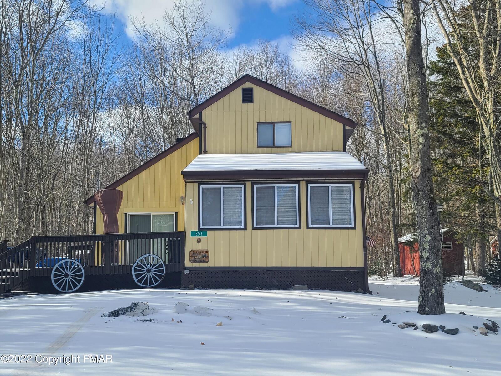 Property Photo: 253 N Arrow Drive PA 18347
