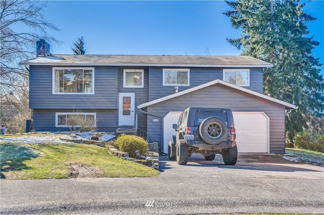 Property Photo:  412 Veralene Way SW  WA 98203 