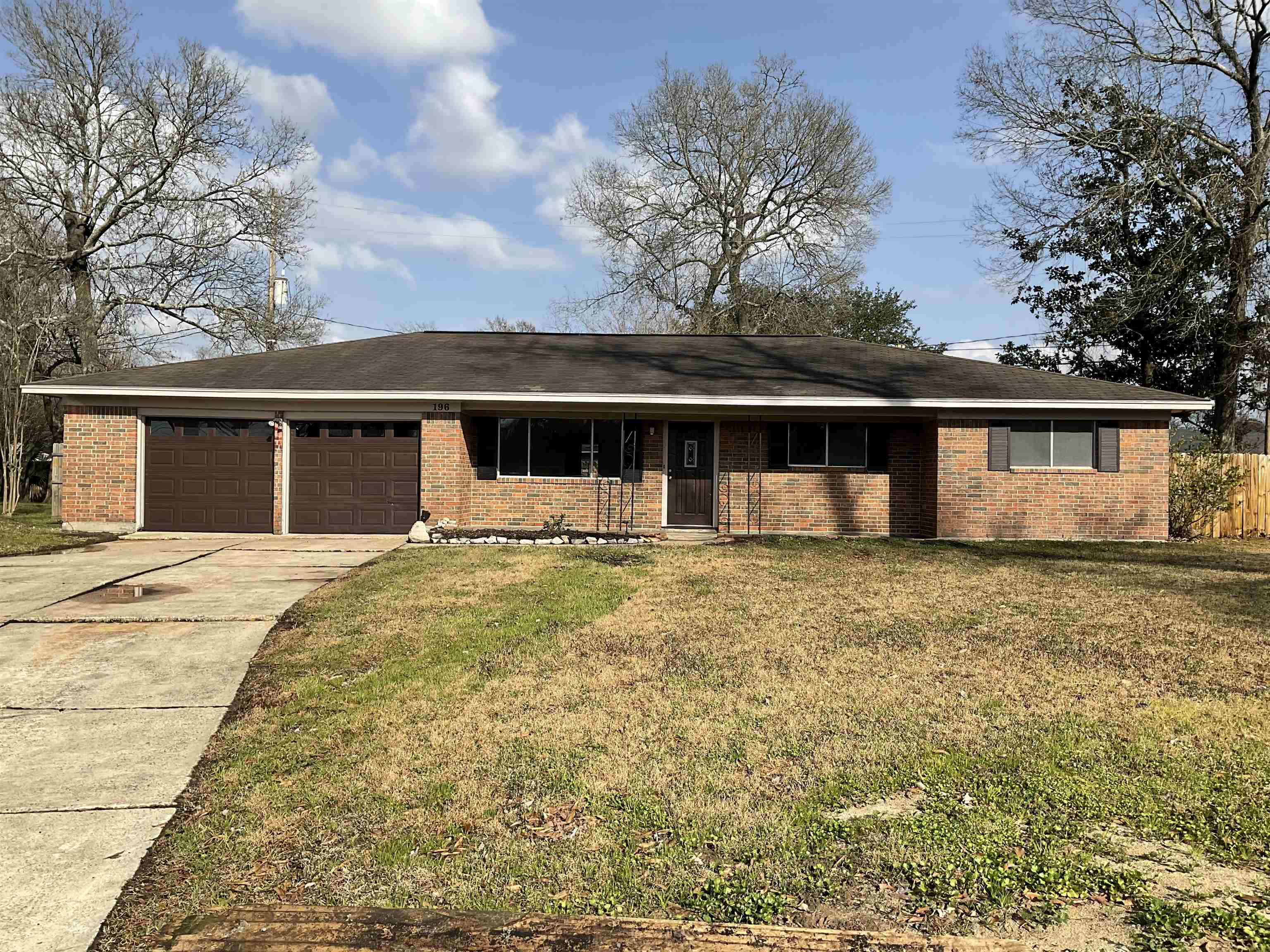 Property Photo:  196 Stratton Ln  TX 77707 