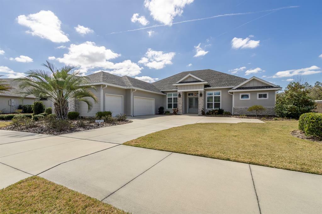 Property Photo:  10495 SW 27th Place  FL 32608 