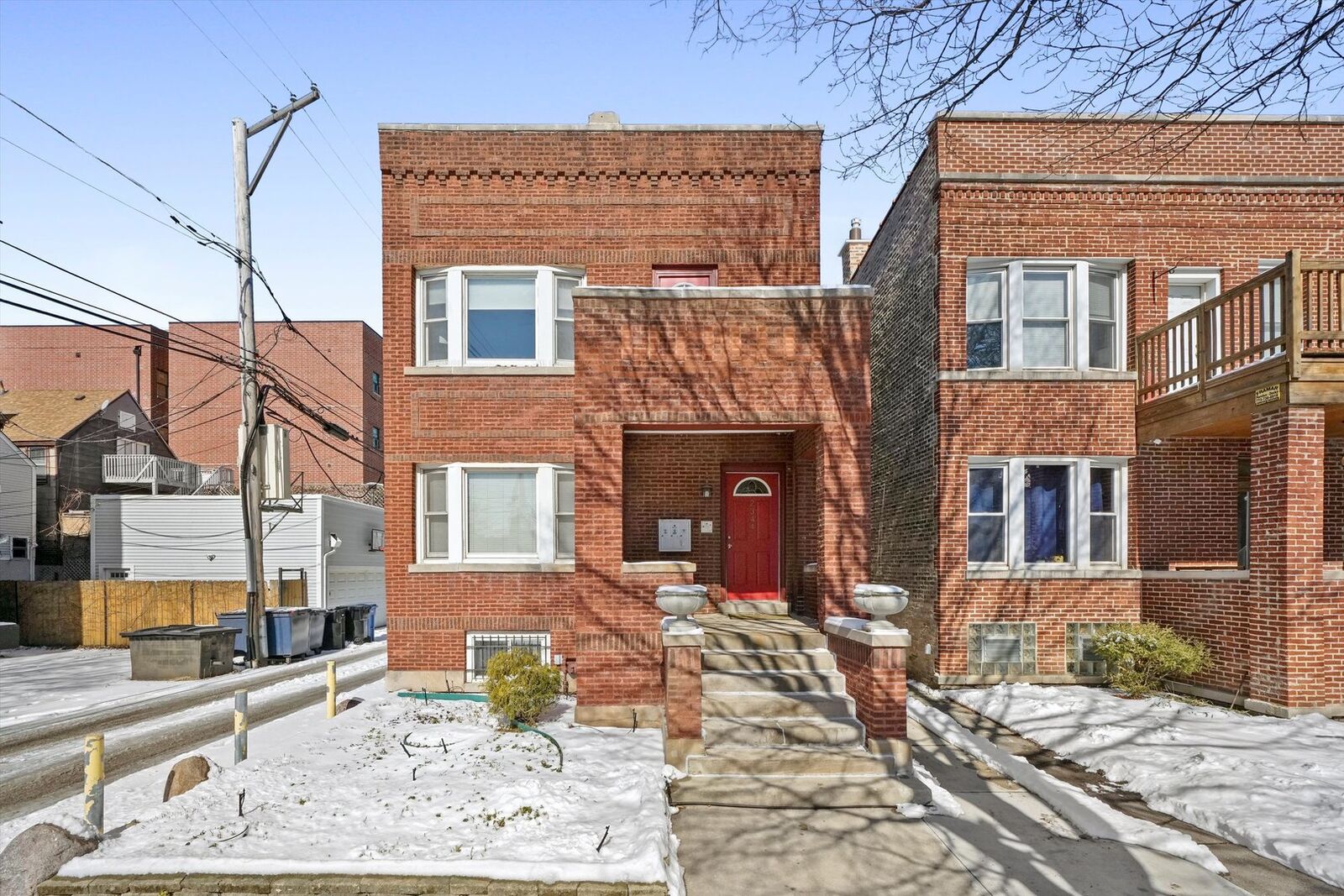 Property Photo:  2344 W Cullom Avenue  IL 60618 