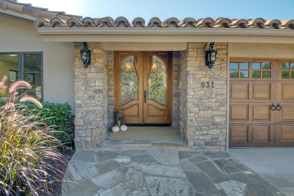 Property Photo: 631 Dell Street CA 92075