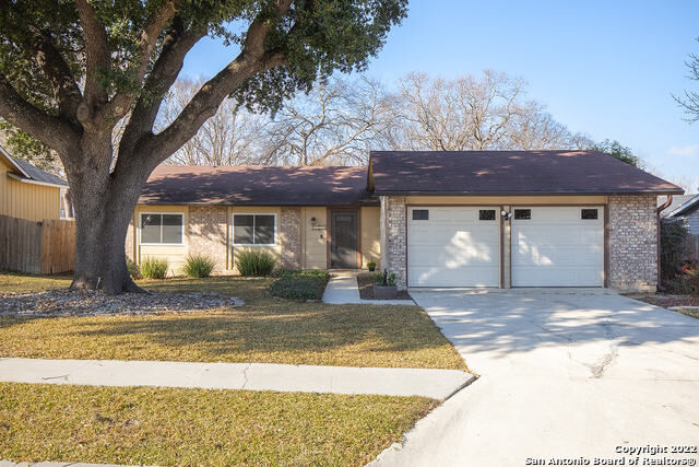 Property Photo: 5207 Hacienda Dr TX 78233