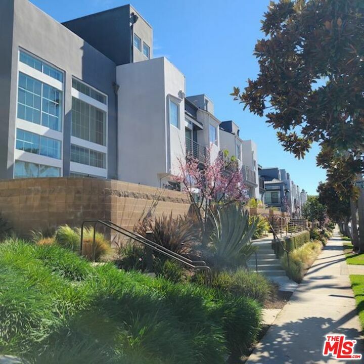 Property Photo: 5350 Playa Vista Dr 19 CA 90094