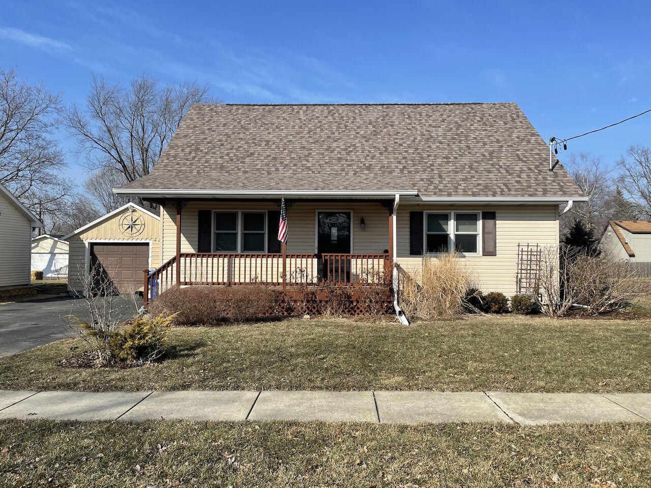 Property Photo:  107 W Pine Avenue  IL 60112 